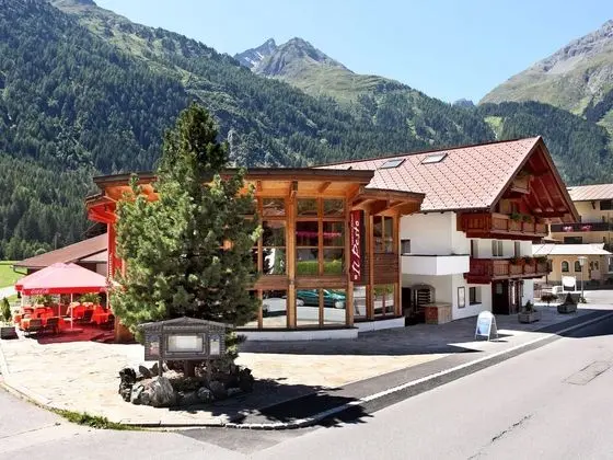 Sunlit Apartment near Ski Area in Längenfeld - Öne Çıkan Resim