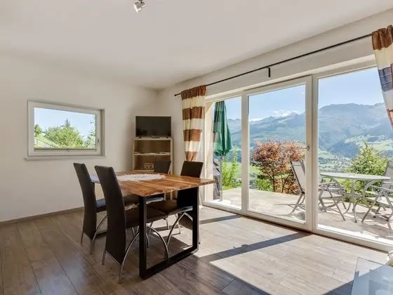 Sunlit Apartment near Ski Area in Walchen - Öne Çıkan Resim