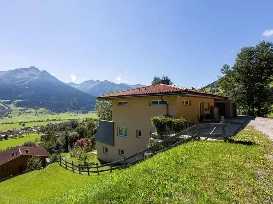 Sunlit Apartment near Ski Area in Walchen - Öne Çıkan Resim