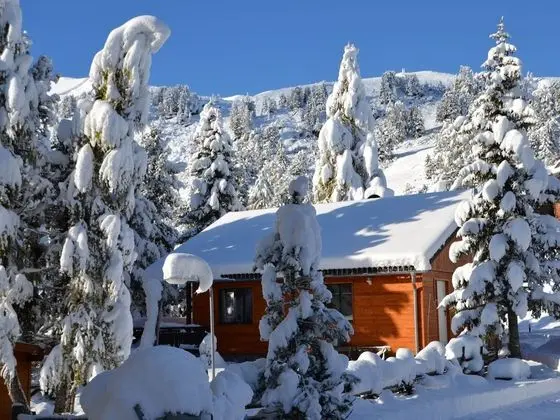 Sunlit Cabin with Hot Tub in Turracherhohe - Dış Mekan