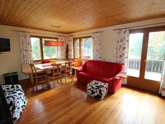 Sunlit Cabin with Hot Tub in Turracherhohe - Yerinde Yemek