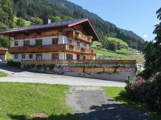 Sunlit Farmhouse near Hochzillertal Ski Area in Tyrol