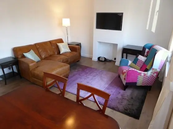 Sunninghill Apartment