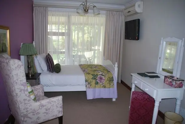 SUNNINGHILL GUEST LODGE