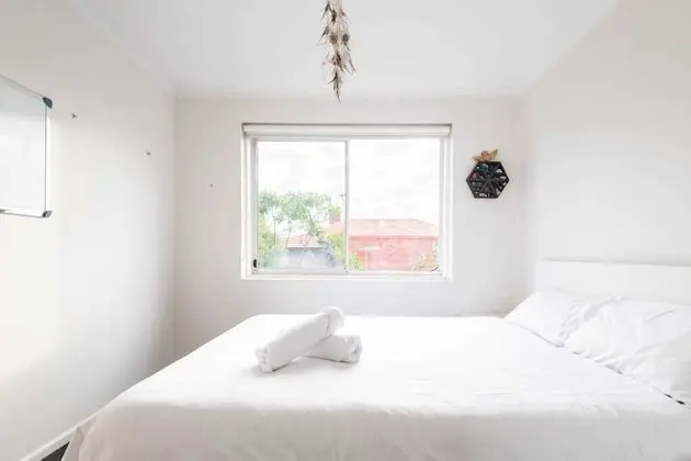Sunny 1 Bedroom Apartment in St Kilda Near the Beach