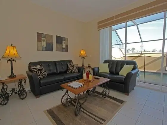Sunny 3 Bedroom 3 Bath Townhome in Windsor Hills - Öne Çıkan Resim