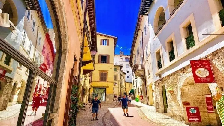 Sunny Apartment, in the Historic Centre of Spoleto With Large Terrace - Mülk Olanakları