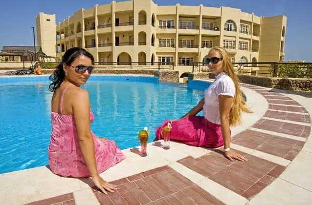Sunny Days Mirette Family Aqua Park