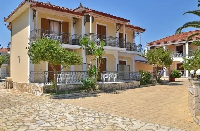 Sunny Garden - Dış Mekan