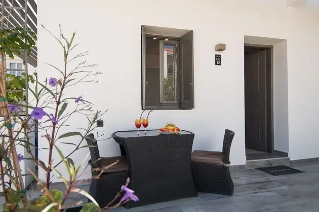 Sunny Garden - Dış Mekan