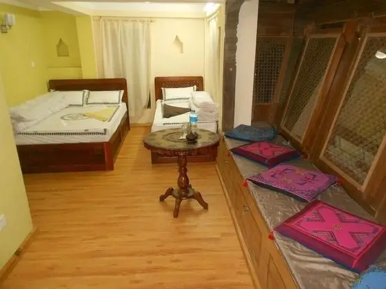 Sunny Guest House and Cafe