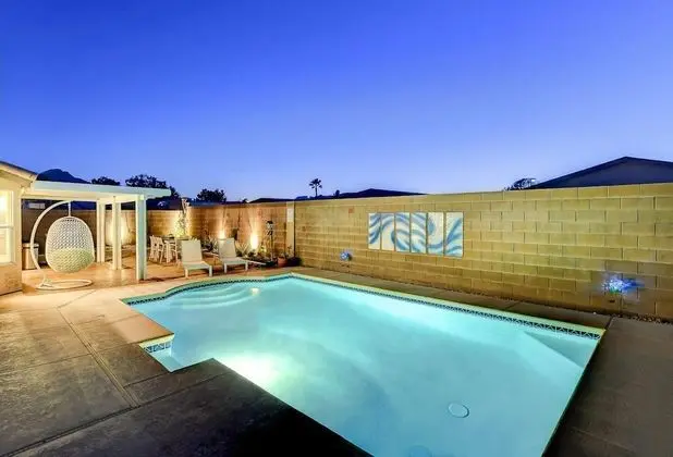 Sunny Heated Pool Retreat Near Las Vegas 1-story 3 Bedrooms Fully Equipped Island Kitchen