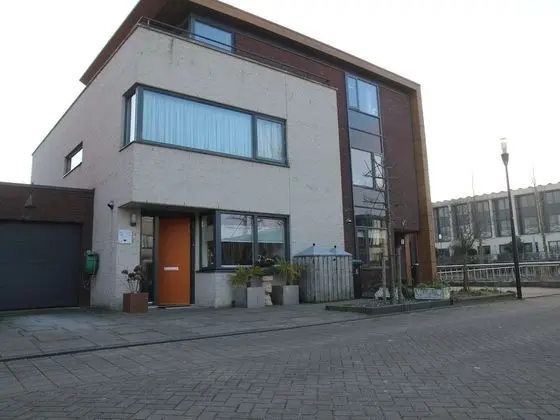 Sunny Holiday Home in Alkmaar on the Water