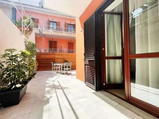 Sunny House