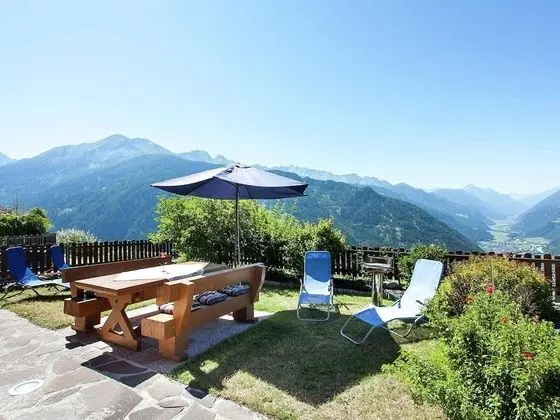 Sunny Mountain View Apartment in Kaunerberg