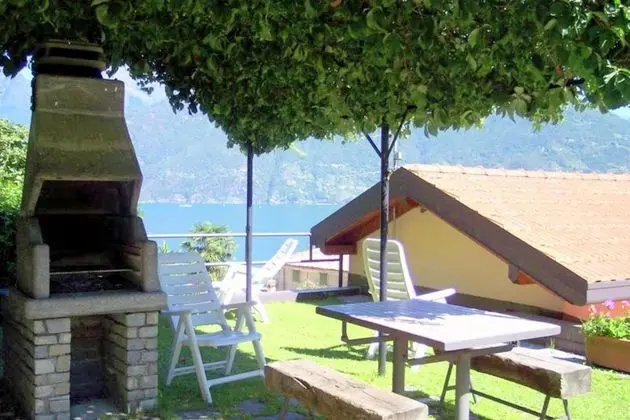 Sunny & Peacefully Situated House near Center of Village - Dış Mekan
