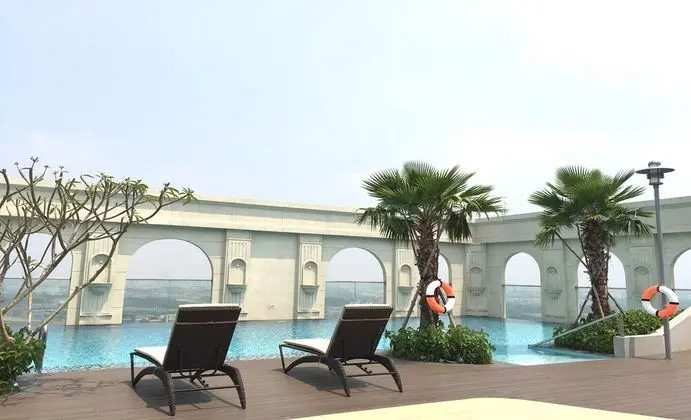 Sunny Saigon Apartments & Hotel - Havuz