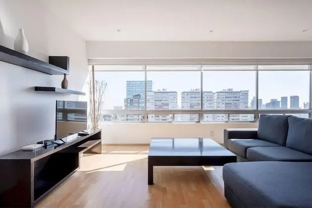 Sunny and Spacious PH Near Santafe Shopping Mall - Oda