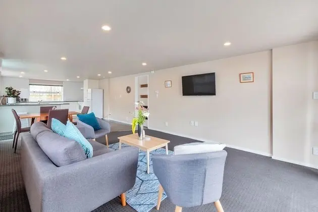 Sunny Three Bedroom Pakuranga Delight - Öne Çıkan Resim