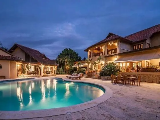 Sunny Vacation Villa 52