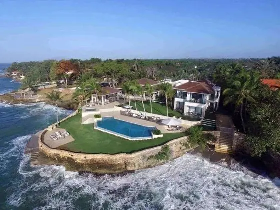 Sunny Vacation Villa 68 - 1