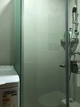 Sunny’s Four Bedrooms Sea View Lock Hart Apartment - Banyo Tipleri