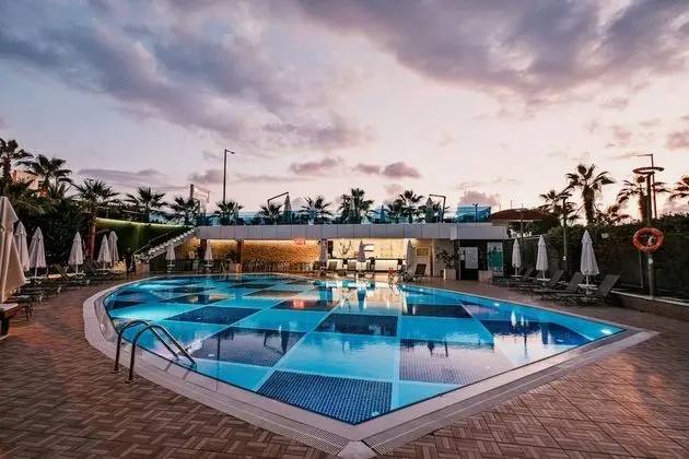 Sunprime C-Lounge Hotel