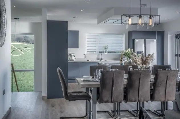 Sunrise - 5 Bedroom Home - Pendine - Mutfak