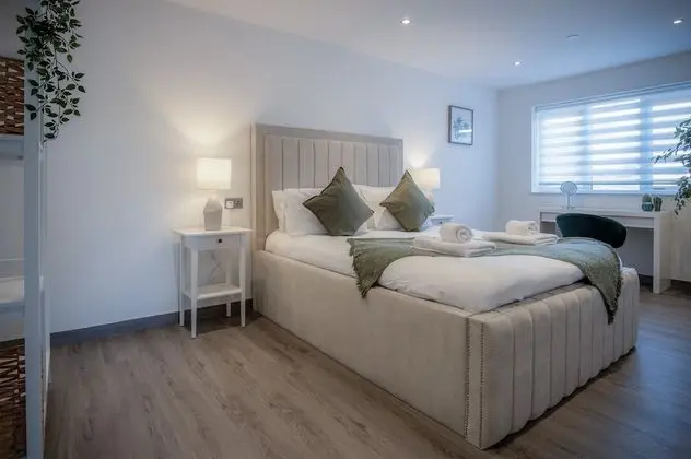 Sunrise - 5 Bedroom Home - Pendine - Oda