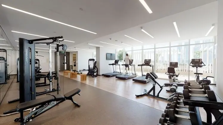 Sunrise Bay 2BR Luxury Apartment - Fitness