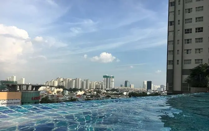 Sunrise City 2BR with Infinity SW Pool - Havuz