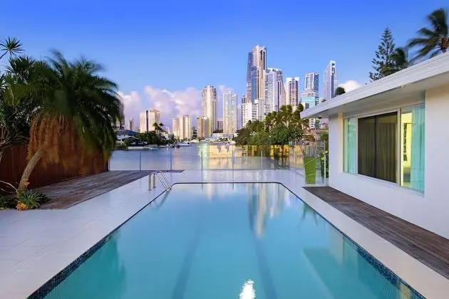 Sunrise Executive 5 Bedroom Home - Havuz
