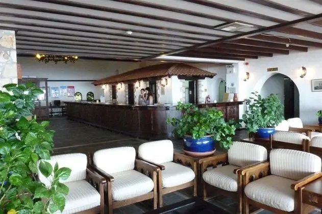 Sunrise Village Beach - Lobi