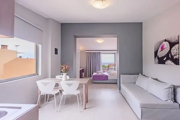 Sunrise Village Hotel - Oda