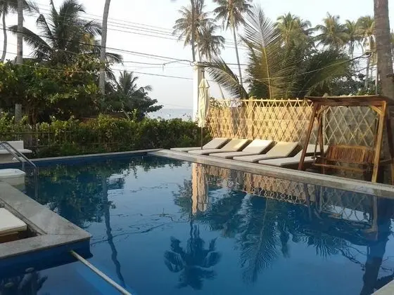 Sunrise Village Hotel - Havuz