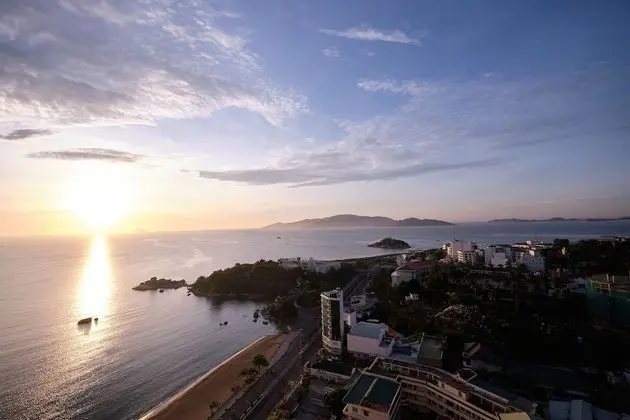 Sunrise Hon Chong Ocean View Apartment