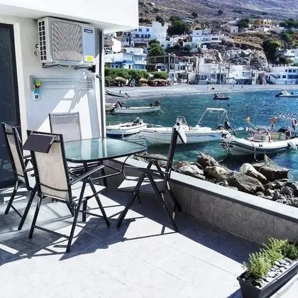 Sunrise Luxury Seaside Apartment