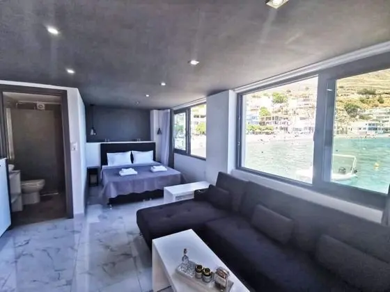 Sunrise Luxury Seaside Apartment - Lobi