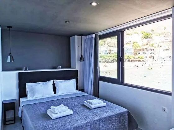 Sunrise Luxury Seaside Apartment - Oda