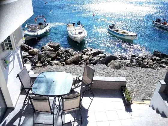 Sunrise Luxury Seaside Apartment - Yerinde Yemek