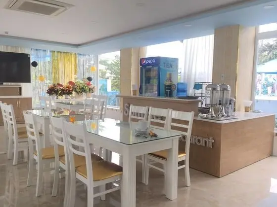 Sunrise Ninh Thuan Hotel - Yerinde Yemek