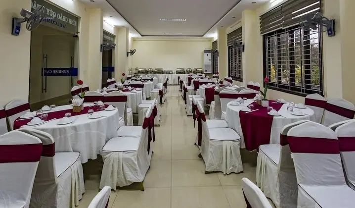 Sunrise Hotel Quang Binh - Yerinde Yemek