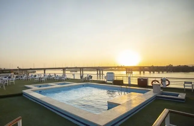 SUNRISE Semiramis I Cruise - Havuz
