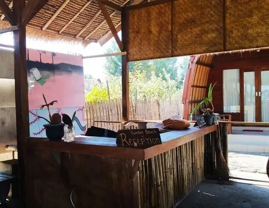 Sunset Beach Bungalow & Restaurant - Lobi