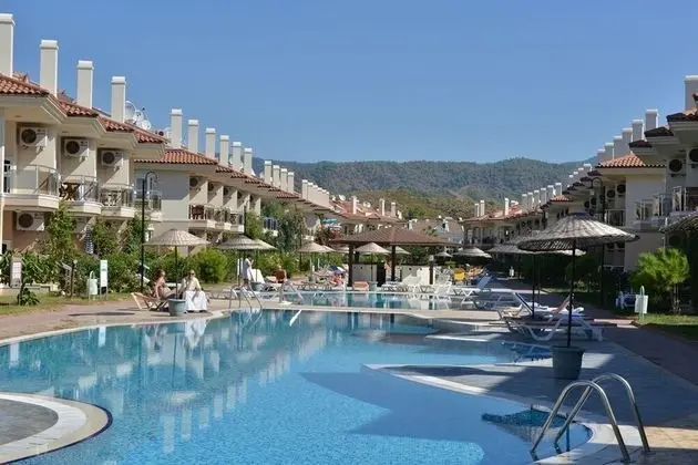 Sunset Beach Club Lebrentals - Havuz
