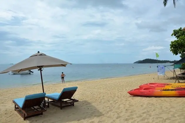 The Sunset Beach Resort & Spa Taling Ngam - Plaj