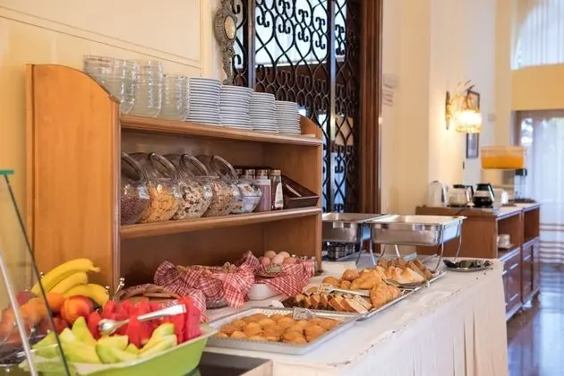 Sunset Hotel Corfu - Yerinde Yemek