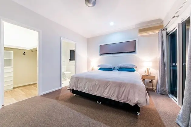 Sunset Escape - Cannonvale