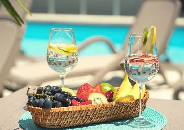 Sunset Resort - Öne Çıkan Resim