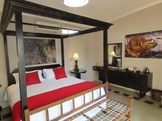 Sunset Game Lodge to Sunset Lodge & Safaris - Oda